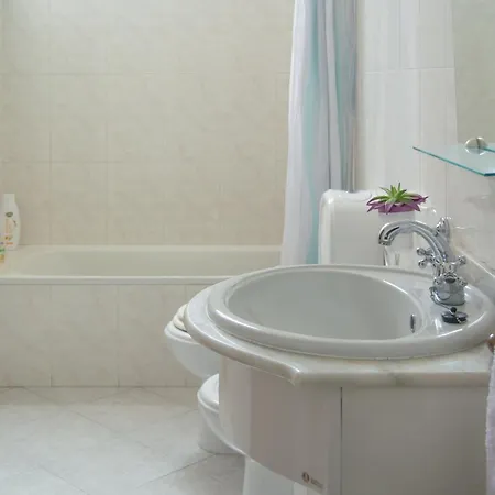 Cantinho Da Celeste Homestay Paramos